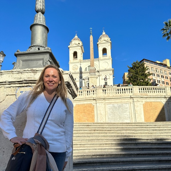 Meet your Posher, Vicky - Picture 5 of 5